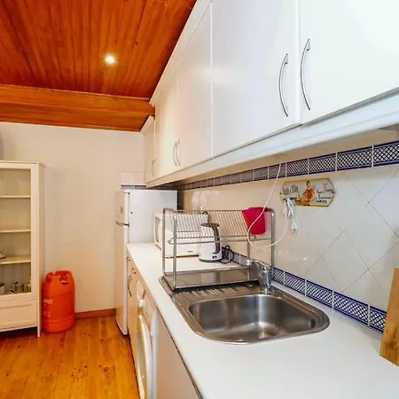 Alfama Cozy & Quiet Apartment, Monthly * Lisbon